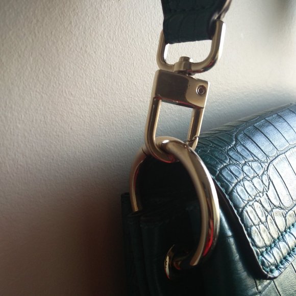 Guess Green Bag - Picture 11 of 12